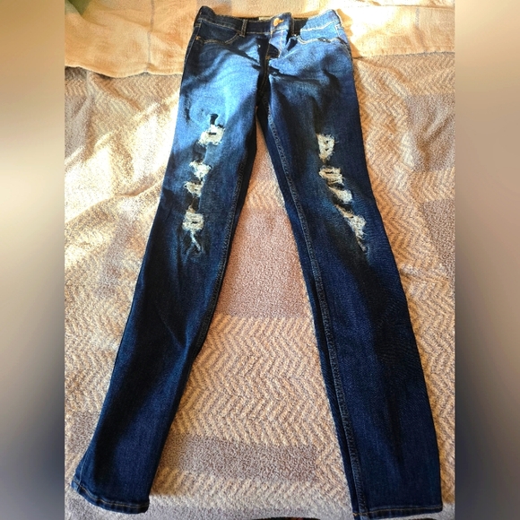 Abercrombie Skinny Jeans - Picture 1 of 5